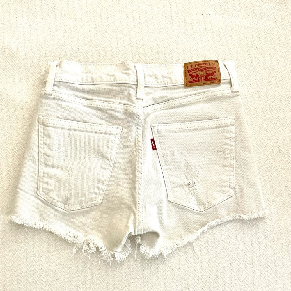 Levi’s cutoff shorts